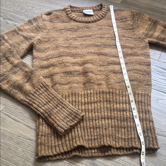 Columbia | Tan and Brown Wool Blend Crewneck Sweater Size Medium - Picture 7 of 11